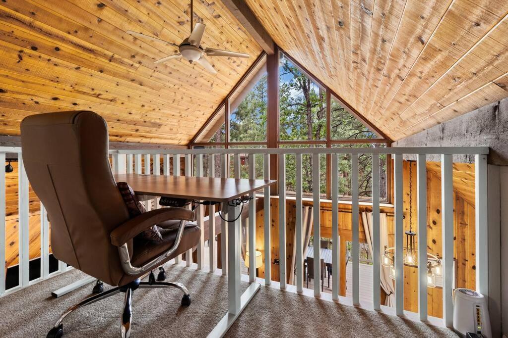 Luxury Cabin Oasis Getaway Heart Of Munds Park Exterior photo