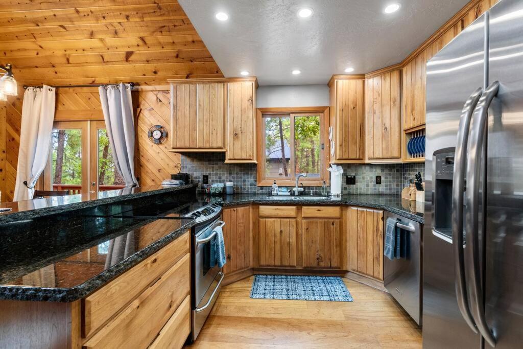 Luxury Cabin Oasis Getaway Heart Of Munds Park Exterior photo
