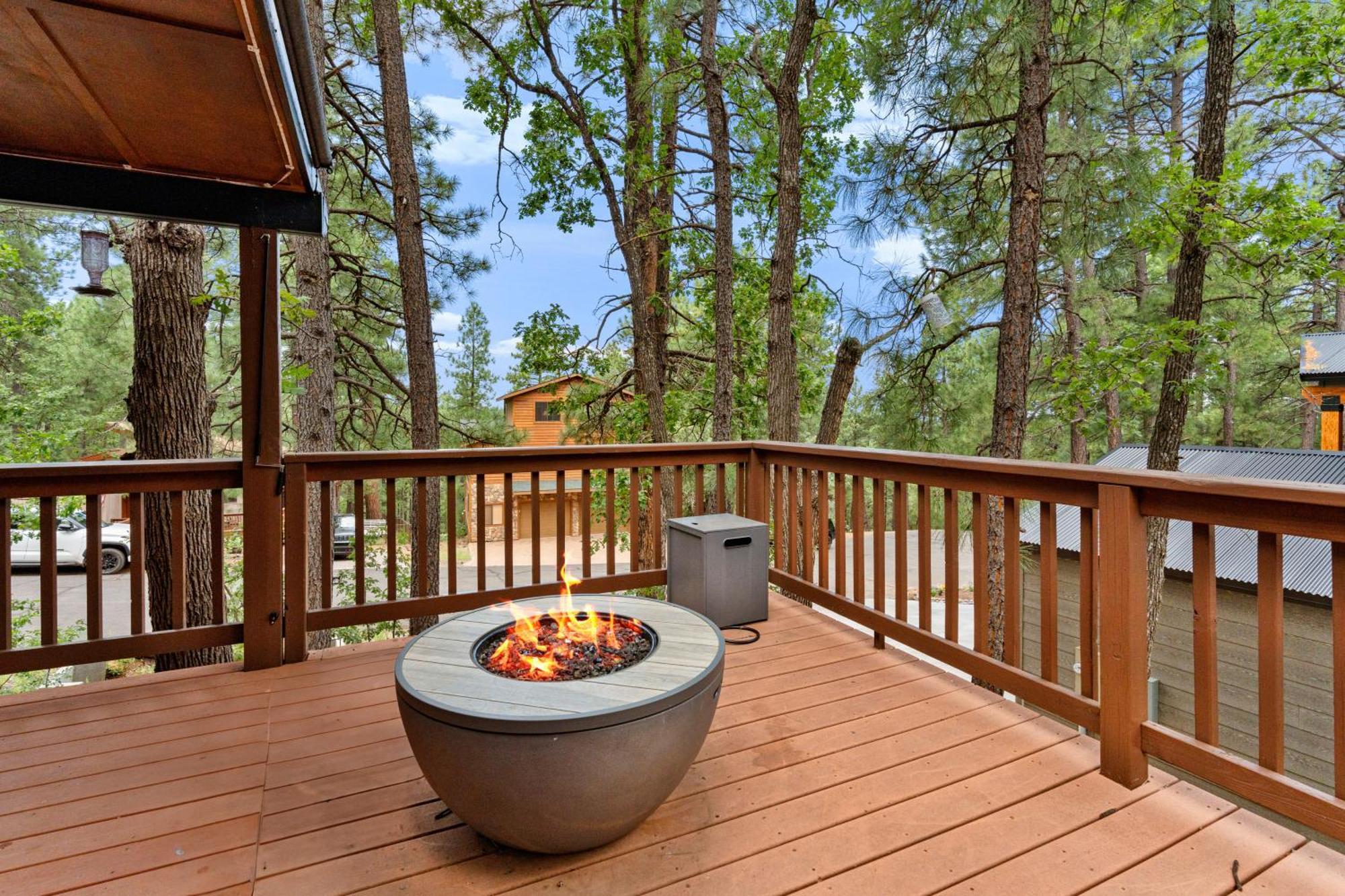 Luxury Cabin Oasis Getaway Heart Of Munds Park Exterior photo